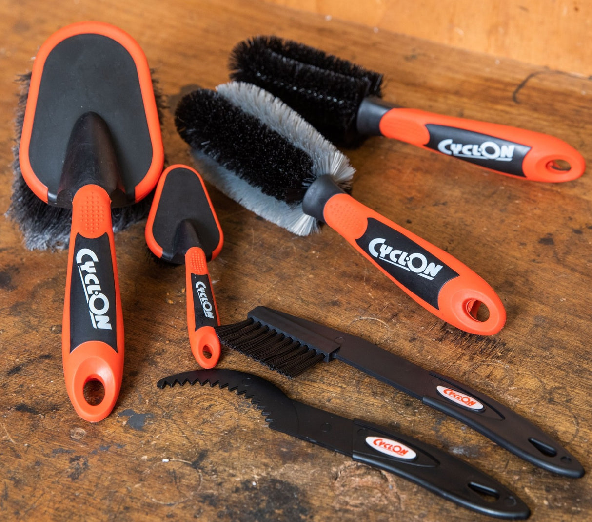 Cyclon brush set for bicycle cleaning in bag