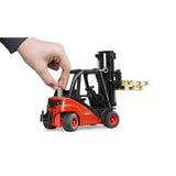 Bruder Linde Fadlift h30d mat Towbar an 2 Paletten