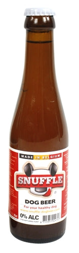 Snuffle chien de bière de bière de boeuf dans une bouteille en verre