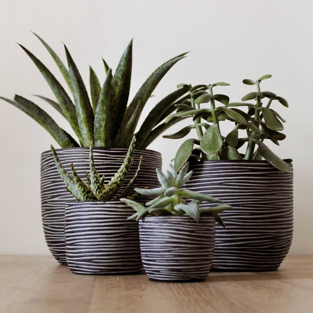 Capi capi 4-teiliger Blumentopf Set Naturrippen Anthrazitfarben