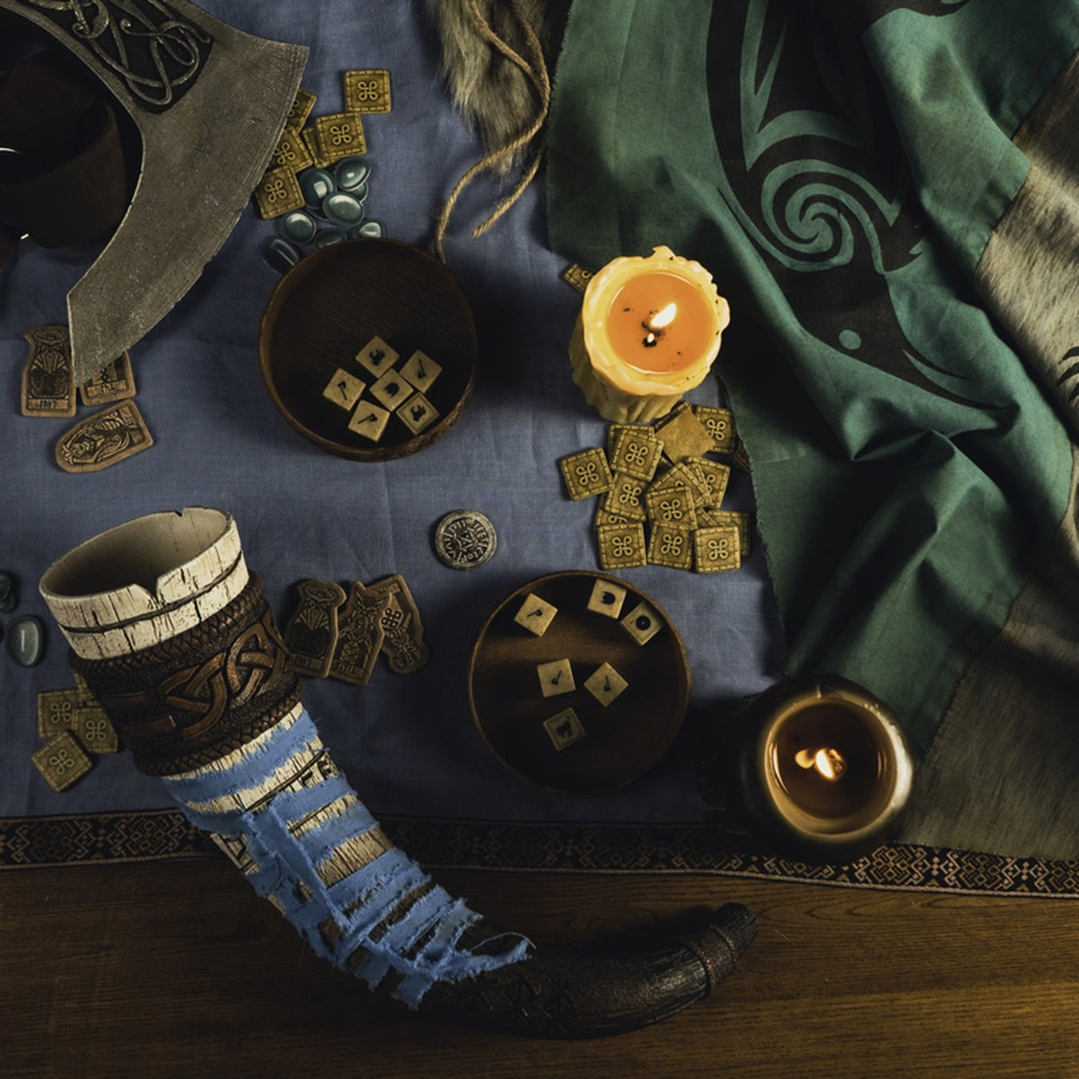 Asmodee Assassins Creed Valhalla! Orlog Würfelspiel