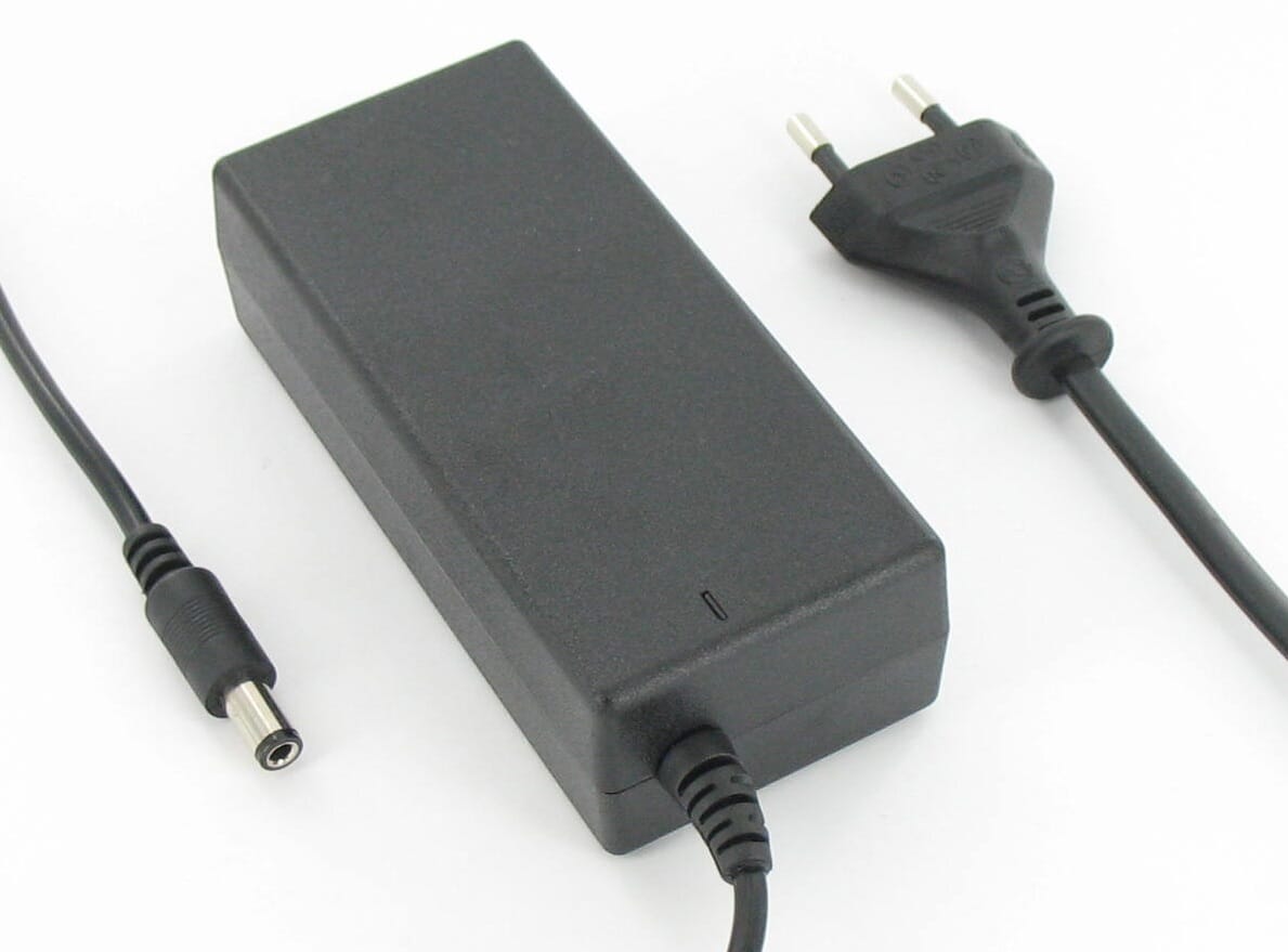 Blu-Basic LCD AC-adapter AL1714