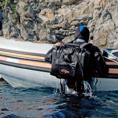 Explorer Ocvis 5117 kovček črna s pobiranjem pene