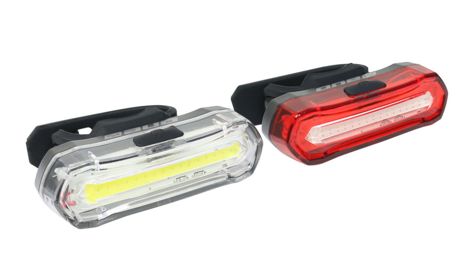 Un ensemble d'éclairage 30 noir rechargeable USB