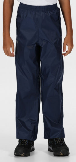 Pantaloni da pioggia di regatta confezionarlo junior blu scuro di dimensioni 9-10 anni